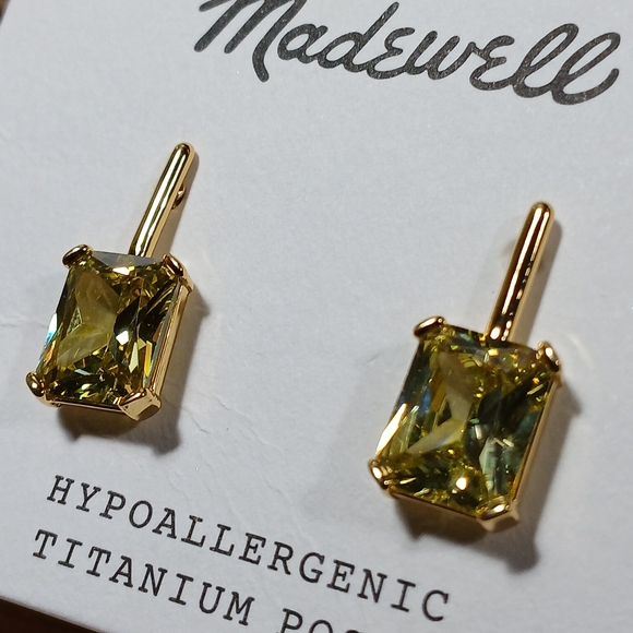 🎄❤️Madewell❤️ Beautiful Crystal Statement Earrings in Honeydew ❤️🎄 - Picture 3 of 8